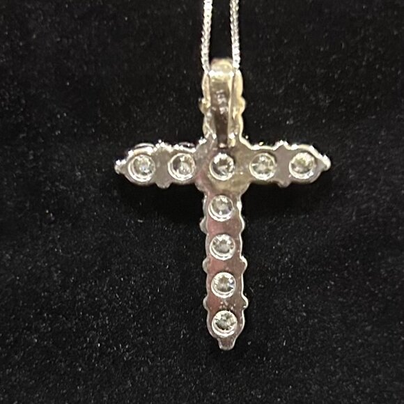 14K White Gold 2ct Diamond Cross Pendant Color I/J, Clarity VS (NWOT) - Picture 3 of 4